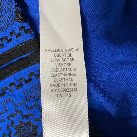 Adrianna Papell keyhole embroidered top. NWOT - Picture 6 of 6